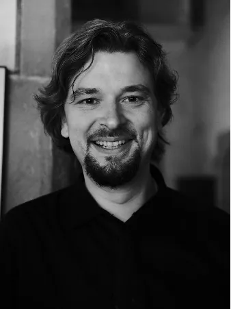dr Łukasz Hajduczenia
